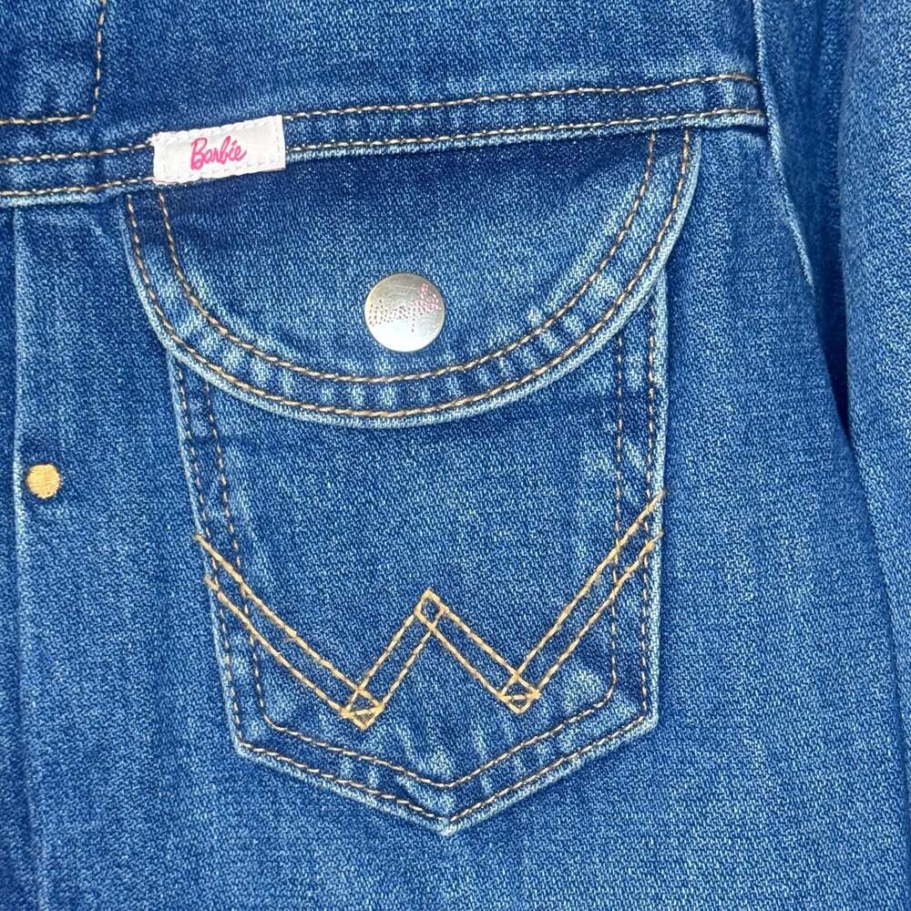 Wrangler x Barbie Women's Zip Front Denim Jacket with Back Logo Patch - Picture 4 of 6